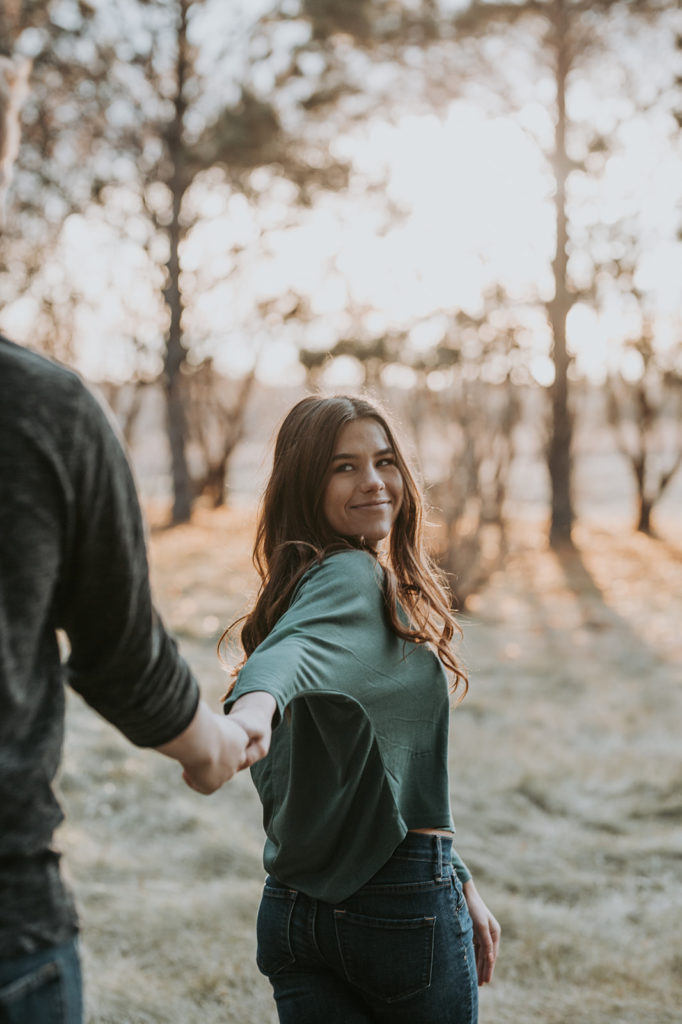 5 tips to nail your engagement session including outdoor posing ideas, what to wear to an engagement session and location tips by Abigail Maki, Jamestown North Dakota photographer