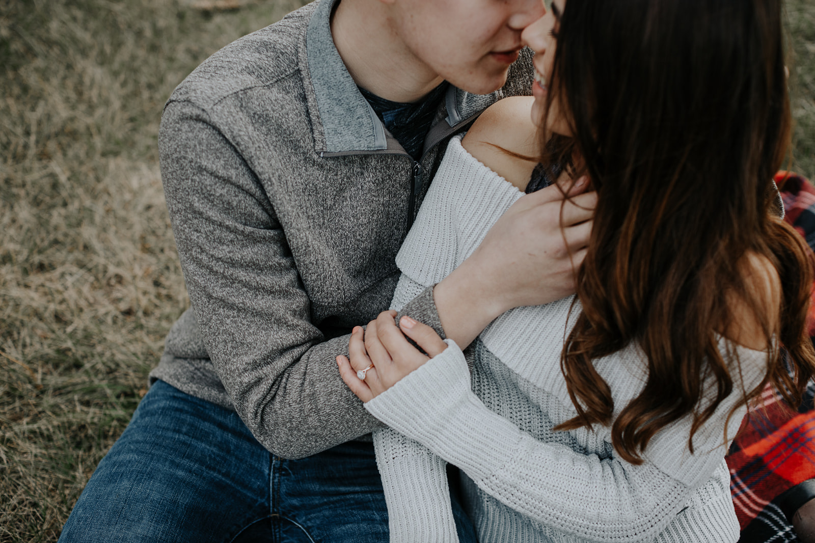 5 tips to nail your engagement session including outdoor posing ideas, what to wear to an engagement session and location tips by Abigail Maki, Jamestown North Dakota photographer