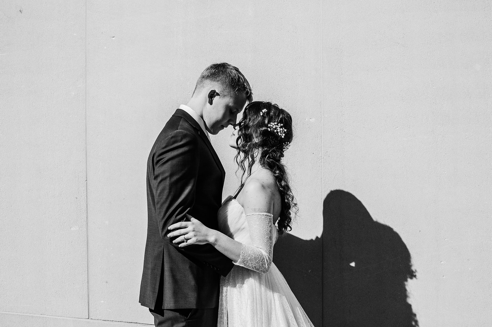 Sienna & Austin, Bismark, Nd by Abigail Maki Photography. Includes bridal fashion, wedding inspiration and wedding details. Book your San Fransico wedding and browse the blog for more inspiration #wedding #photography #weddingphotography #sanfranciscophotographer
